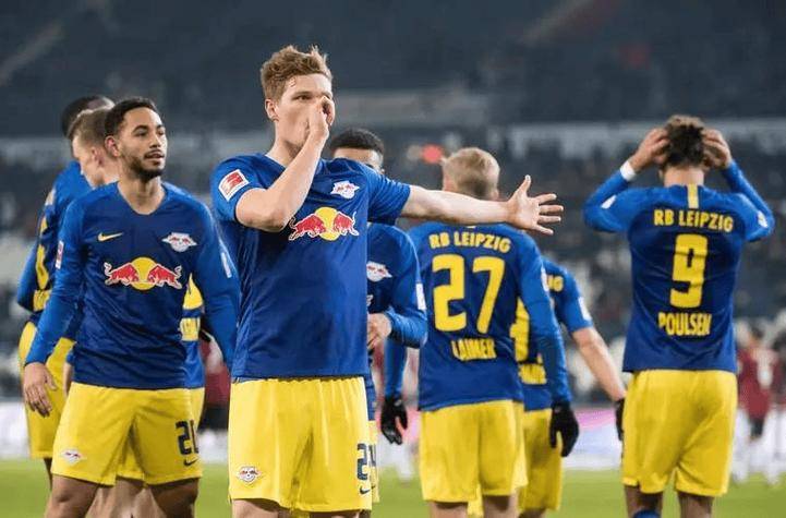 汉诺威主场比赛取胜，球队表现出色