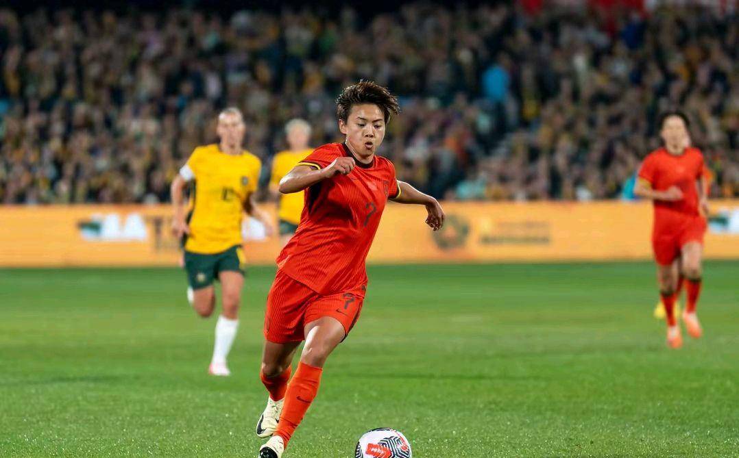 九游体育亚洲官网-关于争霸赛激发斗志，女足赛场红红火火的信息