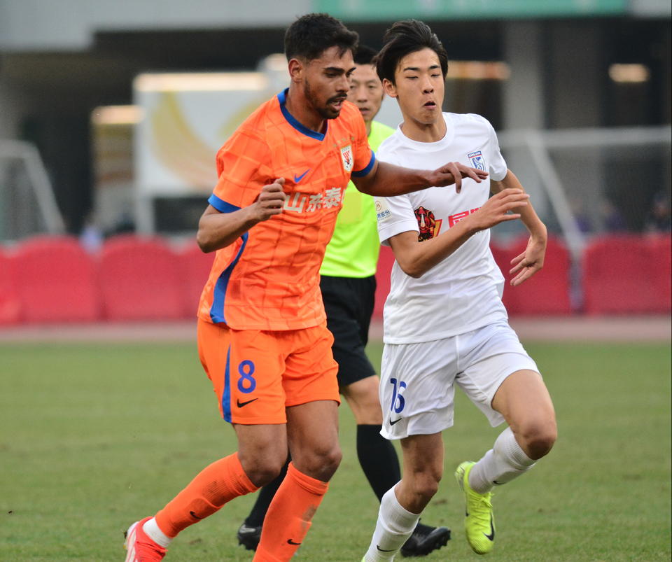 山东鲁能后卫连续两场收获进球，状态火热的简单介绍