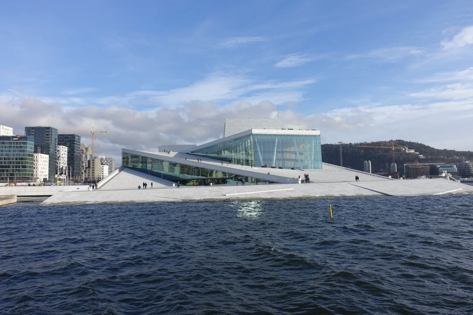 九游体育网页版登录入口-瑞典篮球锦标赛：斯德哥尔摩队实力压倒一切，势不可挡的简单介绍