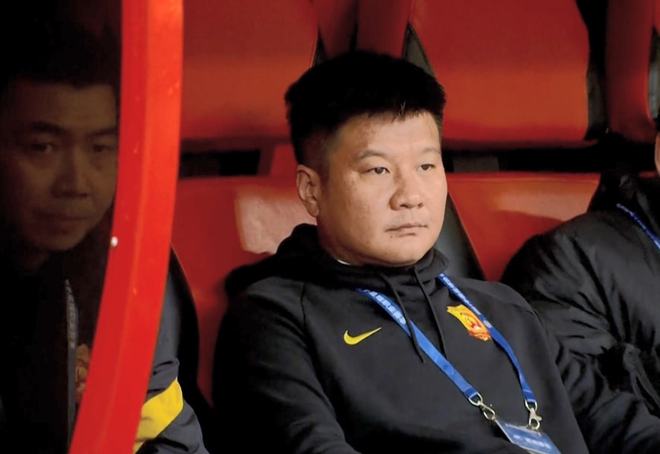 包含重庆力帆出击大连人，保级大战谁将占据主动？的词条