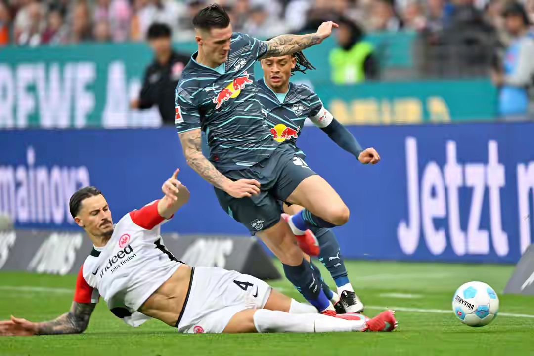 奥格斯堡客场不敌勒沃库森,遭遇冷门失利 奥格斯堡客场不敌勒沃库森,遭遇冷门失利