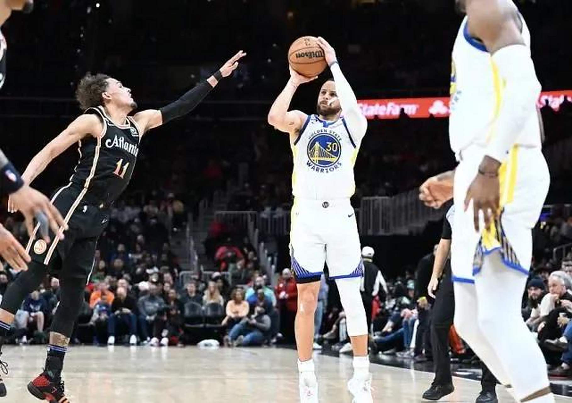 九游体育官方入口-老鹰惜败活塞，杨砍下分遭两连败的简单介绍