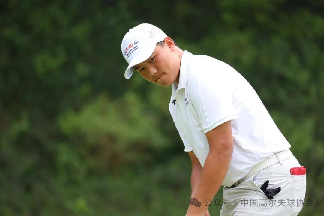 关于高尔夫比赛男子单打赛中，美国选手稳健发挥夺冠！的信息