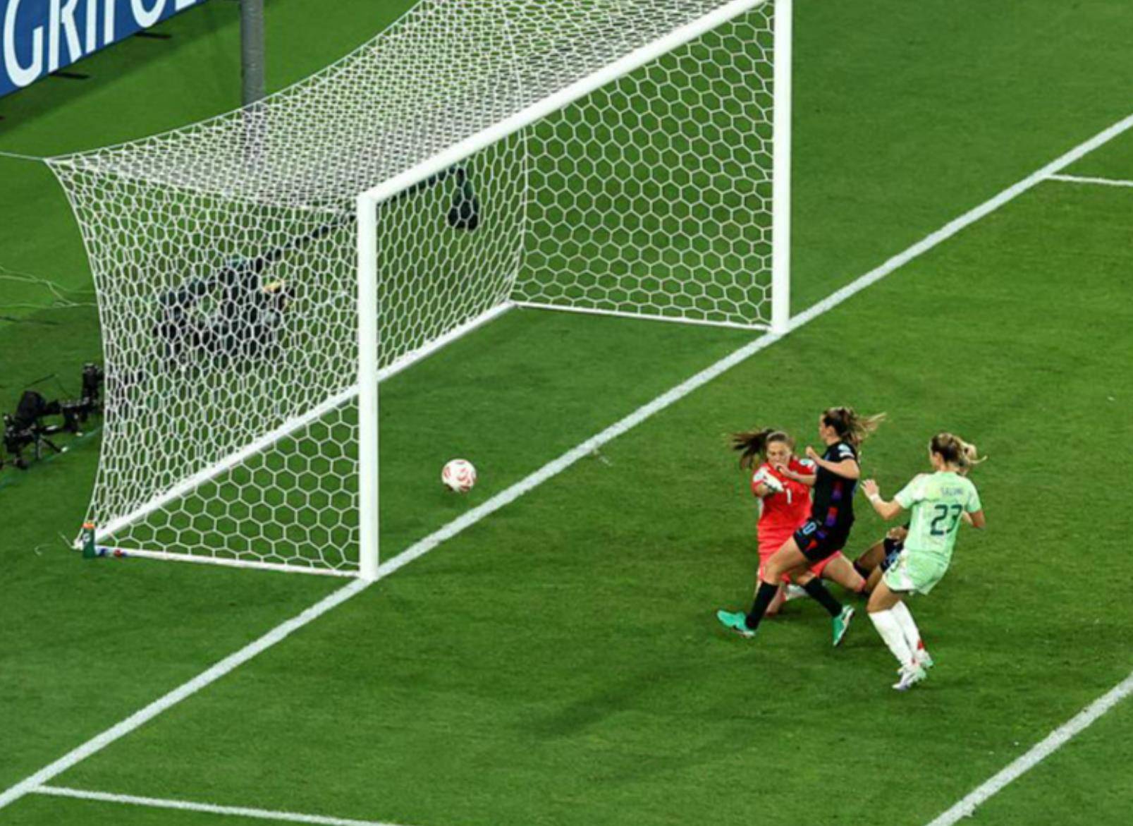 荷兰女足击败意大利晋级半决赛