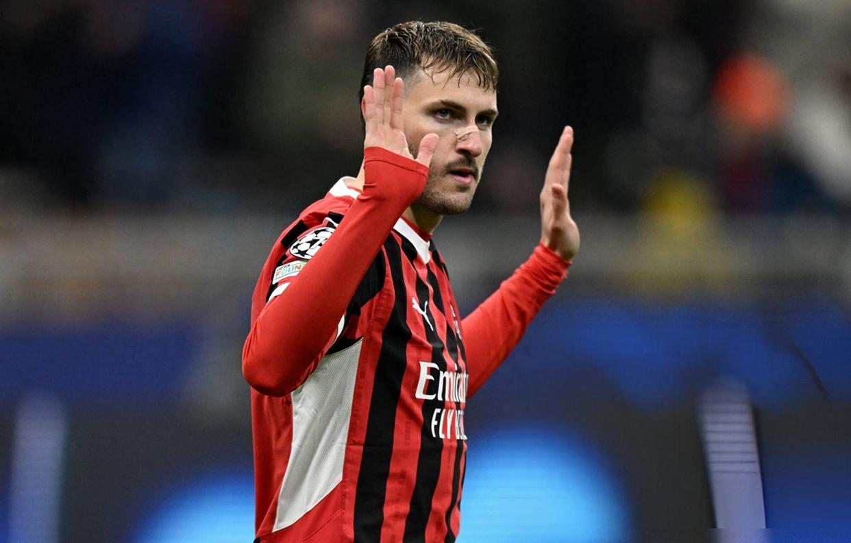 包含AC米兰主教练赞扬球队斗志，期待更好表现的词条