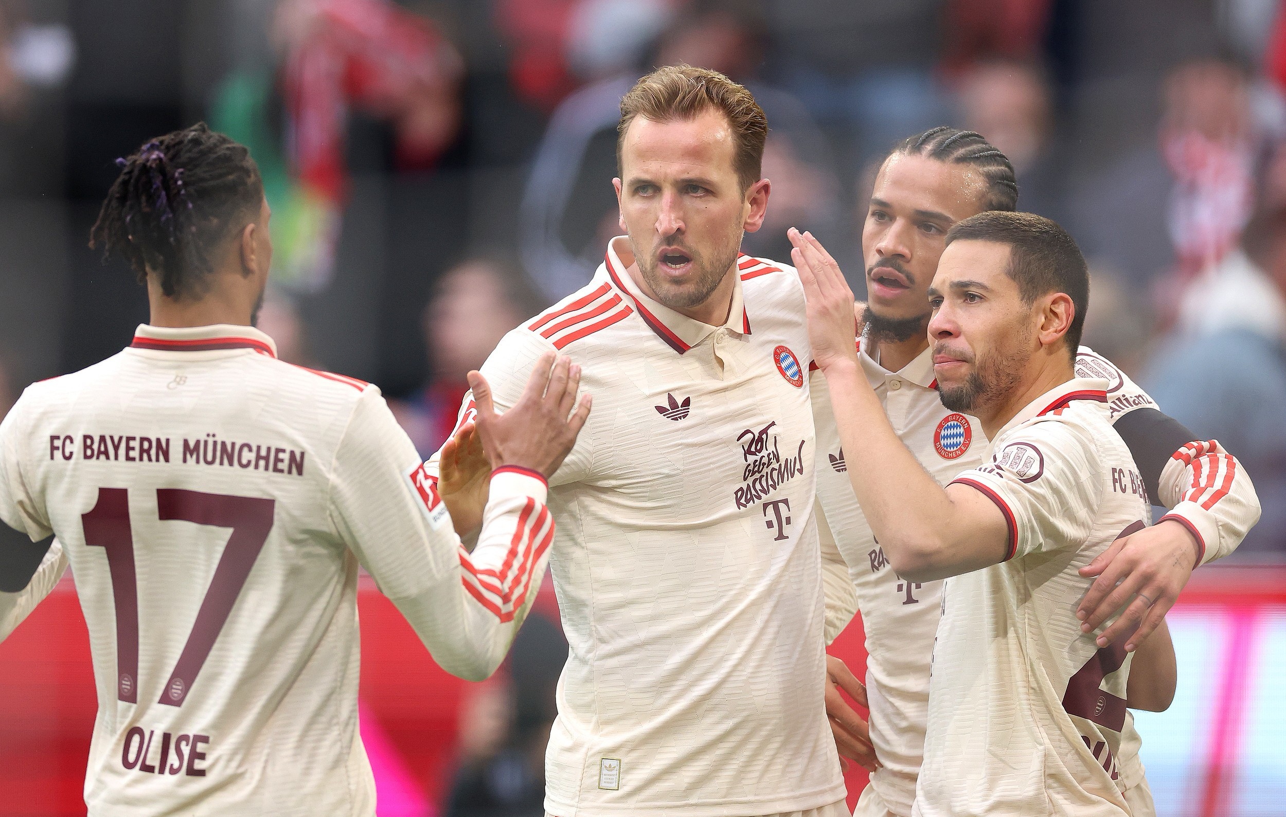 包含拜仁慕尼黑主场豪取胜利，多特蒙德险胜的词条