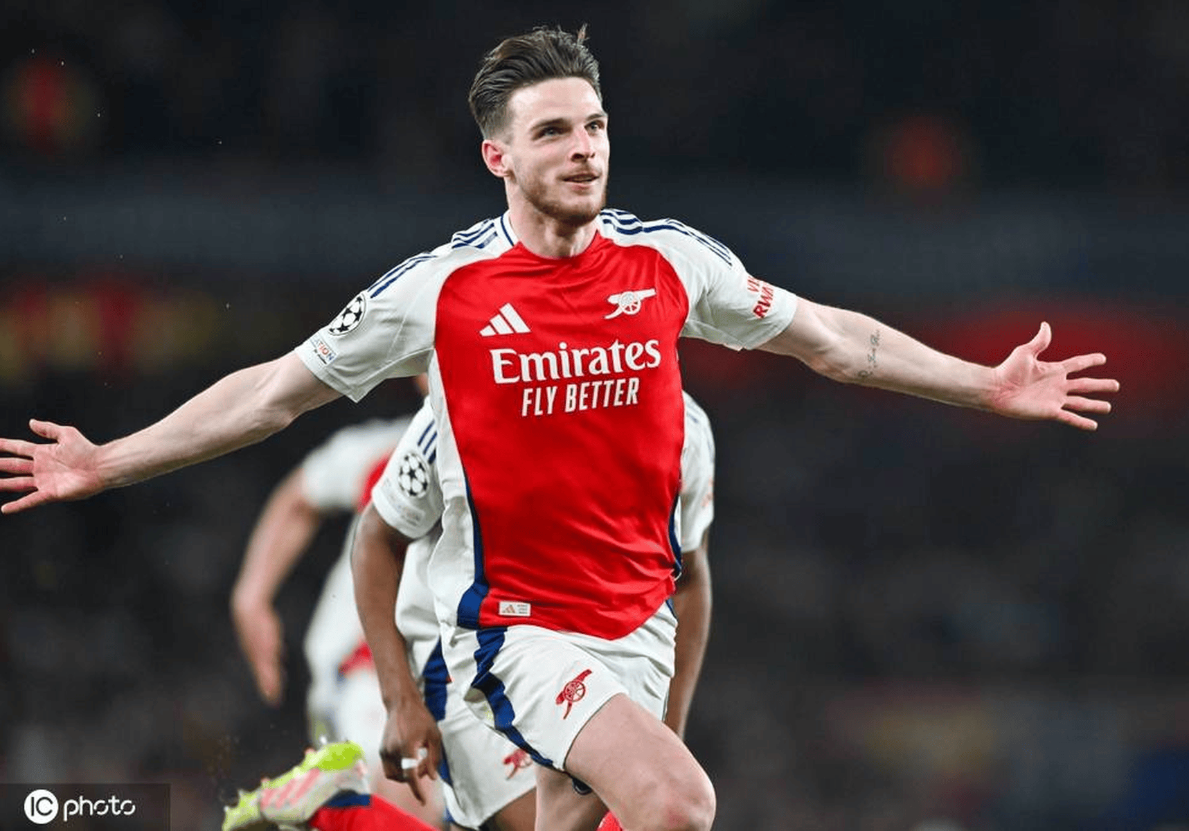 九游体育中国官网-包含阿森纳前锋破门，炮手再添一场胜利的词条