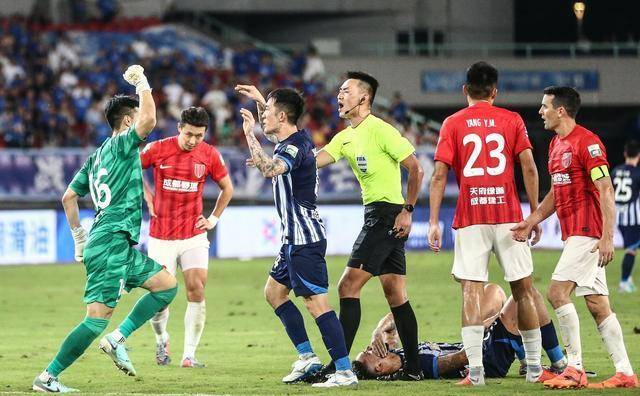 夺冠热门！这支球队打破所有困难