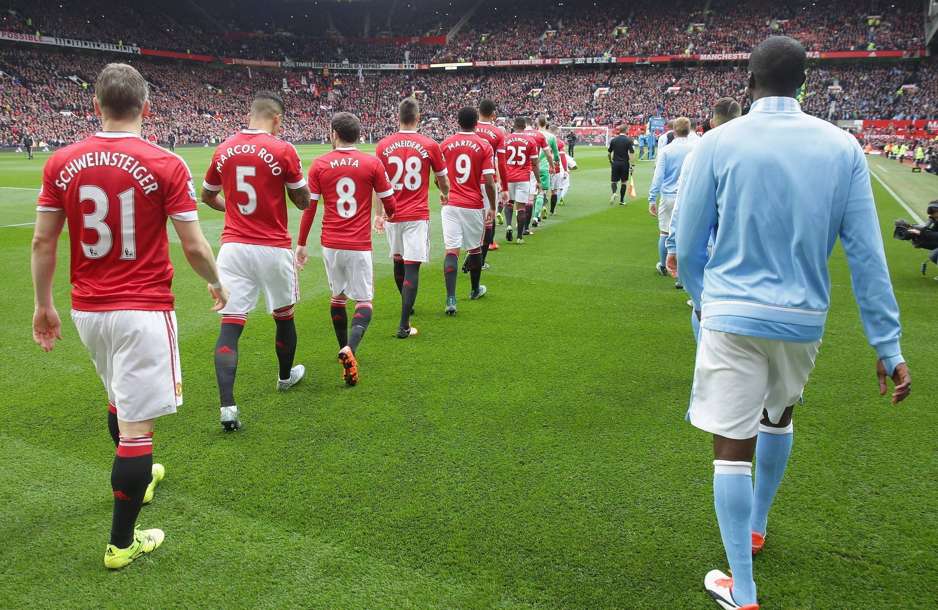 利物浦主场逆转埃弗顿，继续稳坐榜首的简单介绍