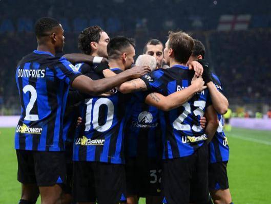 佛罗伦萨球员轰出制胜一球，令对手望而生畏的简单介绍