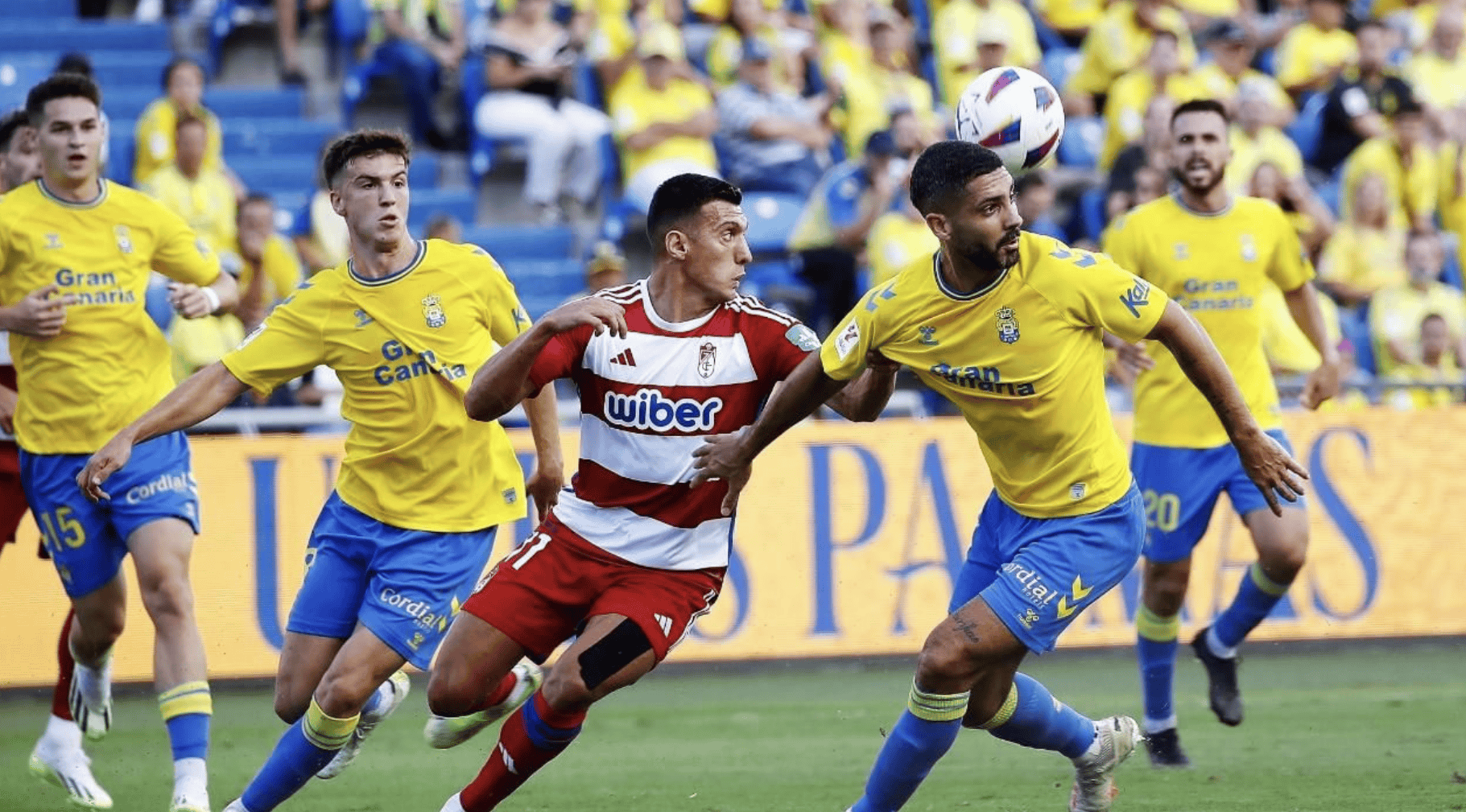 包含比利亚雷亚尔主场战平拉斯帕尔马斯，保持不败的词条