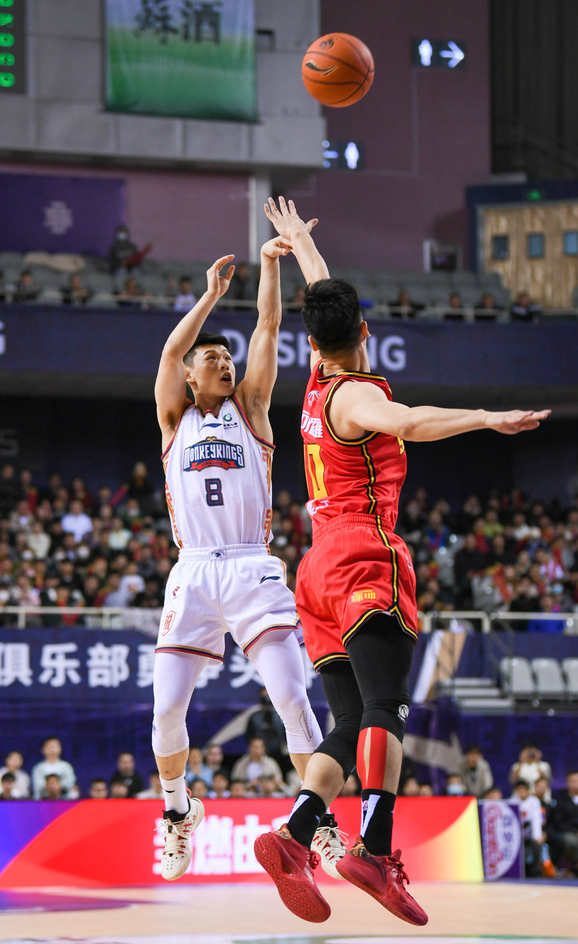 包含青海男篮在比赛中展现实力，轻松取胜的词条