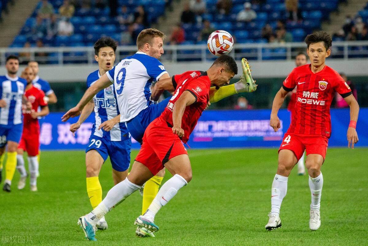 上港险胜权健，保持不败纪录的简单介绍